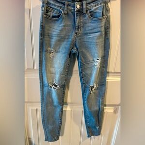 Judy Blue Light Wash Distressed Skinny Jeans